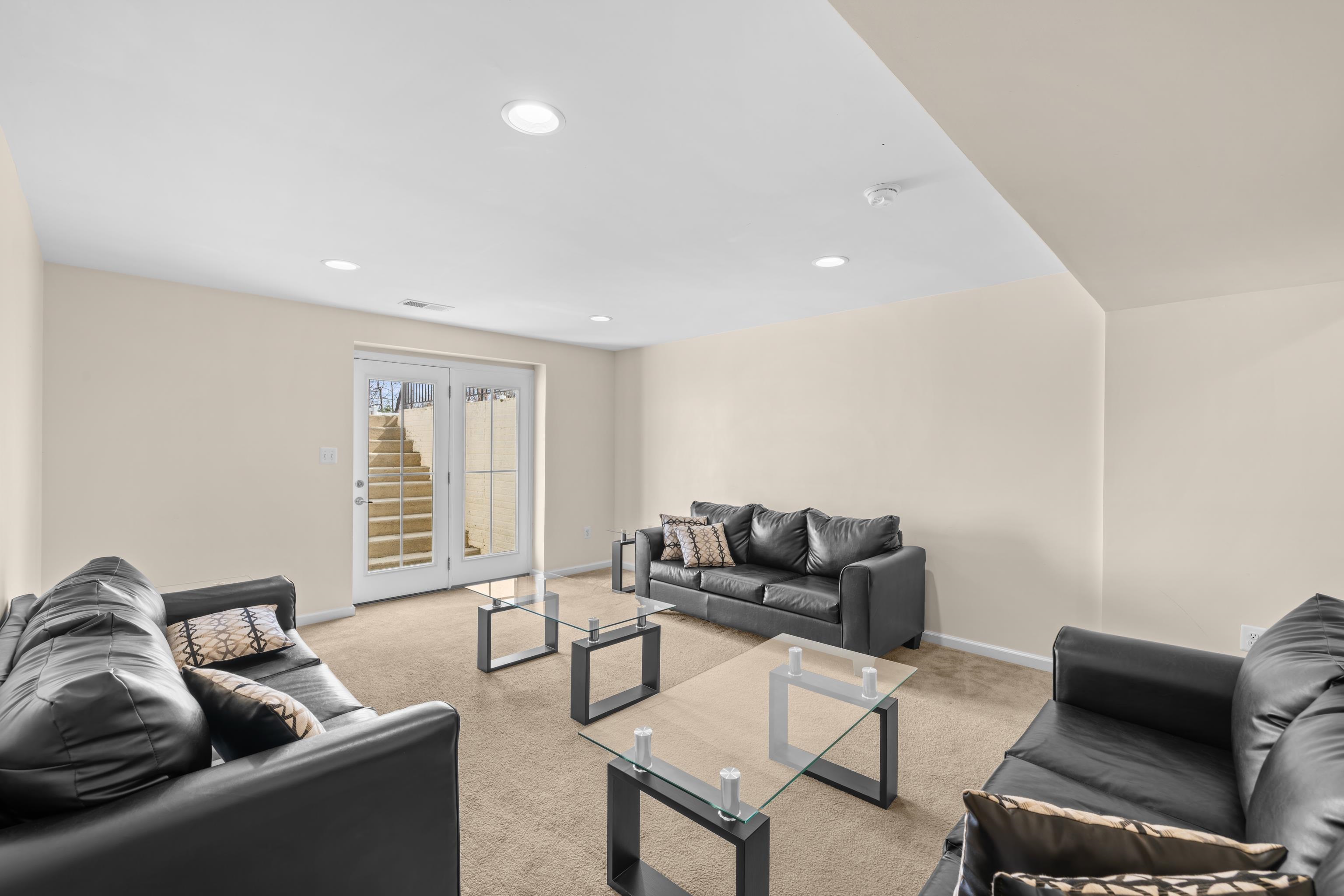 4517 BRIARWOOD DR, CHARLOTTESVILLE, Virginia 22911, 3 Bedrooms Bedrooms, ,3 BathroomsBathrooms,Residential,4517 BRIARWOOD DR,674565 MLS # 674565