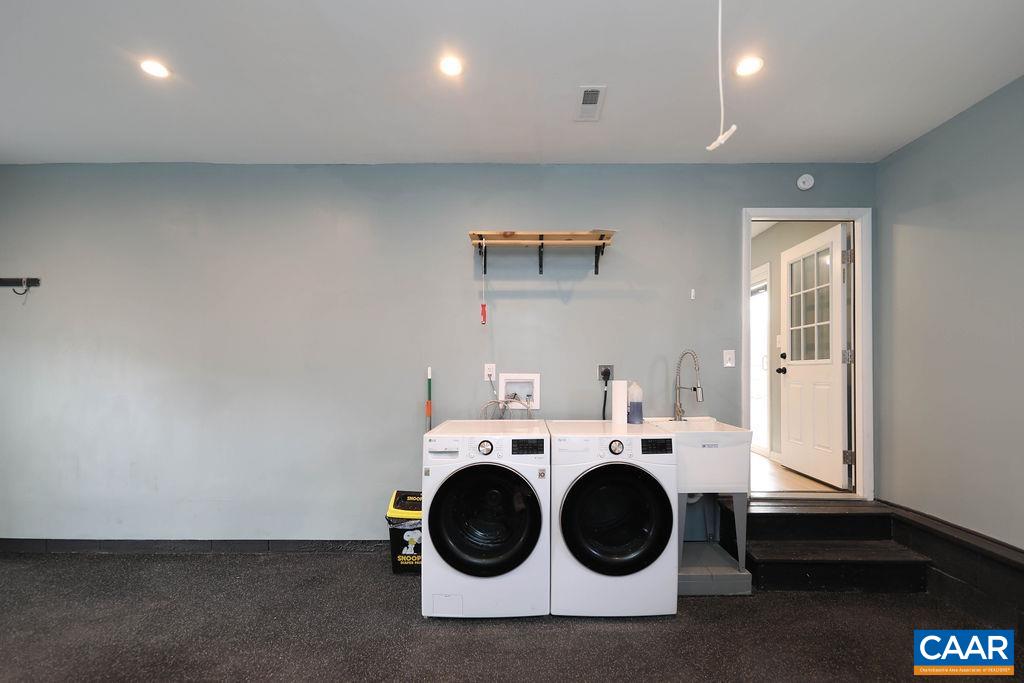 6115 ALBERTA DR, CROZET, Virginia 22932, 3 Bedrooms Bedrooms, ,1 BathroomBathrooms,Residential,6115 ALBERTA DR,674566 MLS # 674566