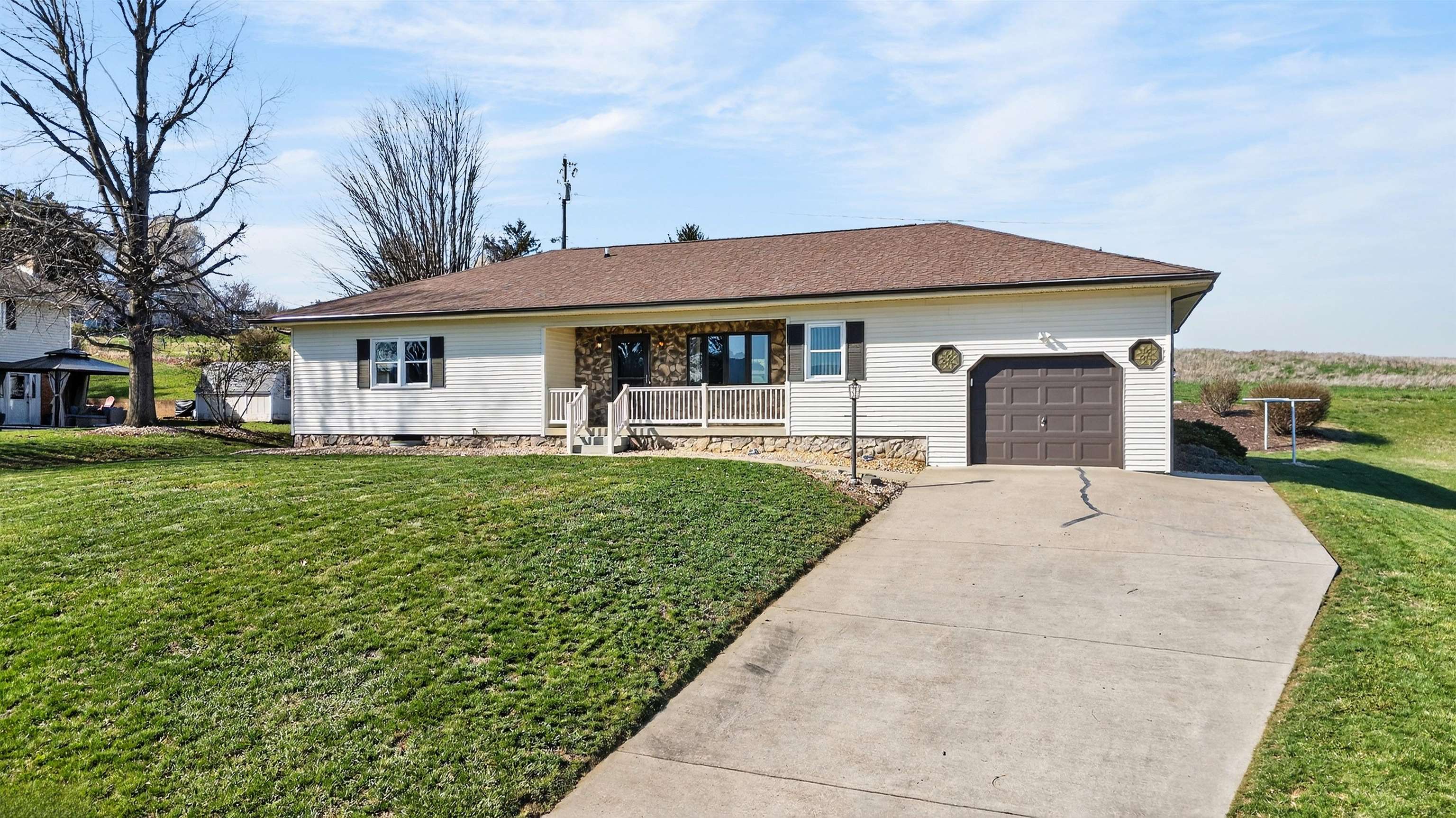 36 SKYLINE AVE, STUARTS DRAFT, Virginia 24477, 3 Bedrooms Bedrooms, ,2 BathroomsBathrooms,Residential,36 SKYLINE AVE,674567 MLS # 674567