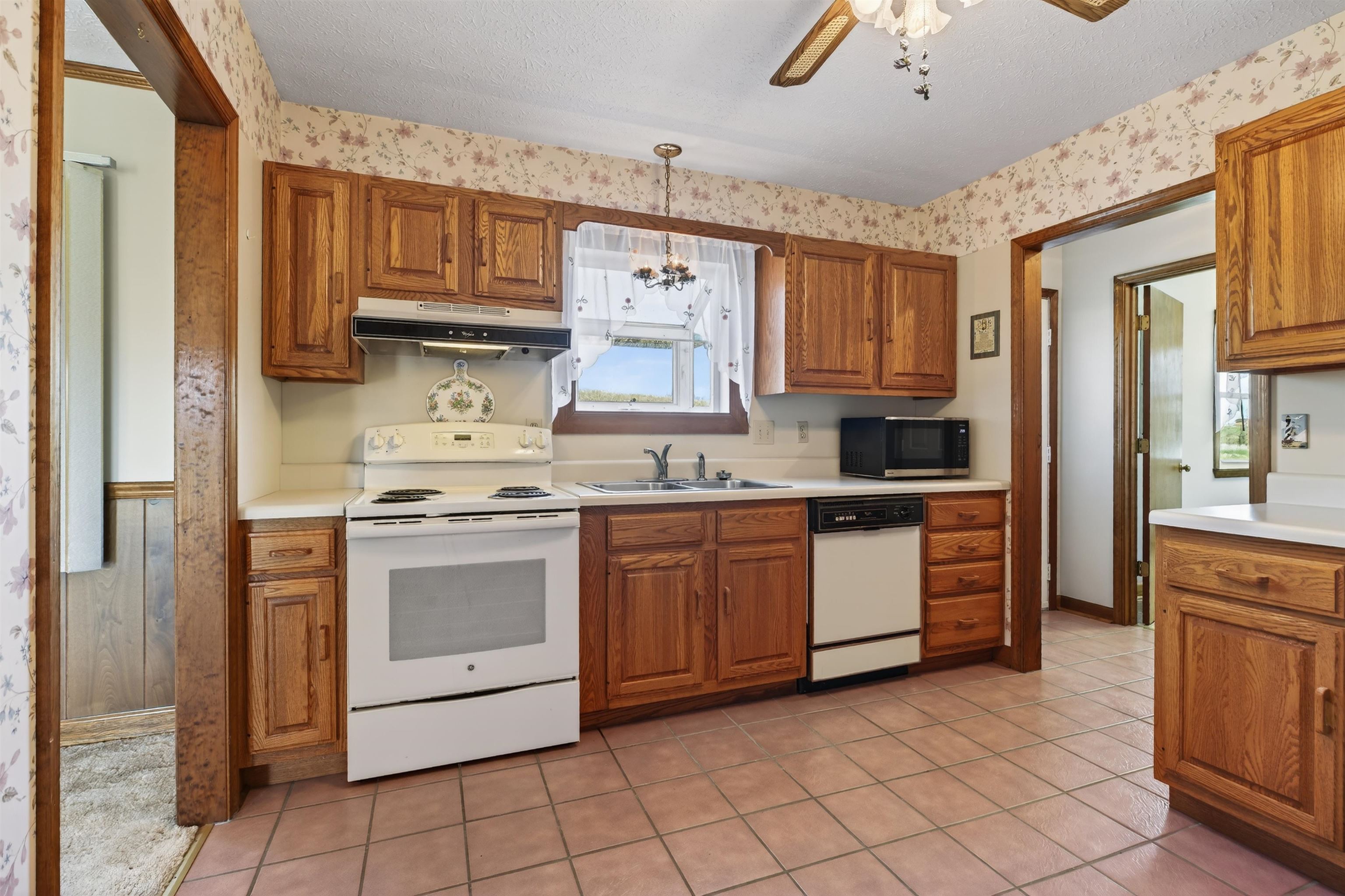 36 SKYLINE AVE, STUARTS DRAFT, Virginia 24477, 3 Bedrooms Bedrooms, ,2 BathroomsBathrooms,Residential,36 SKYLINE AVE,674567 MLS # 674567