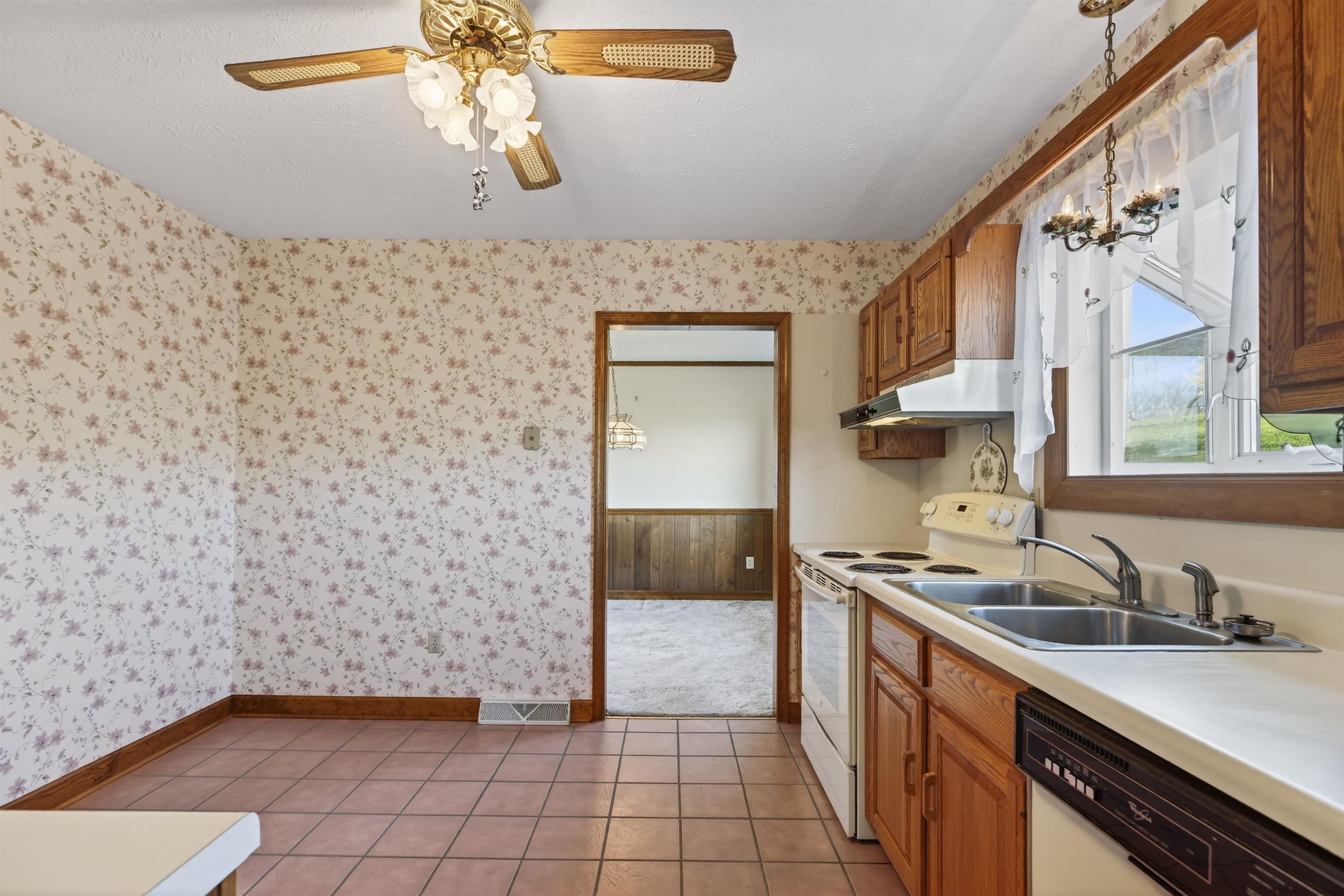 36 SKYLINE AVE, STUARTS DRAFT, Virginia 24477, 3 Bedrooms Bedrooms, ,2 BathroomsBathrooms,Residential,36 SKYLINE AVE,674567 MLS # 674567