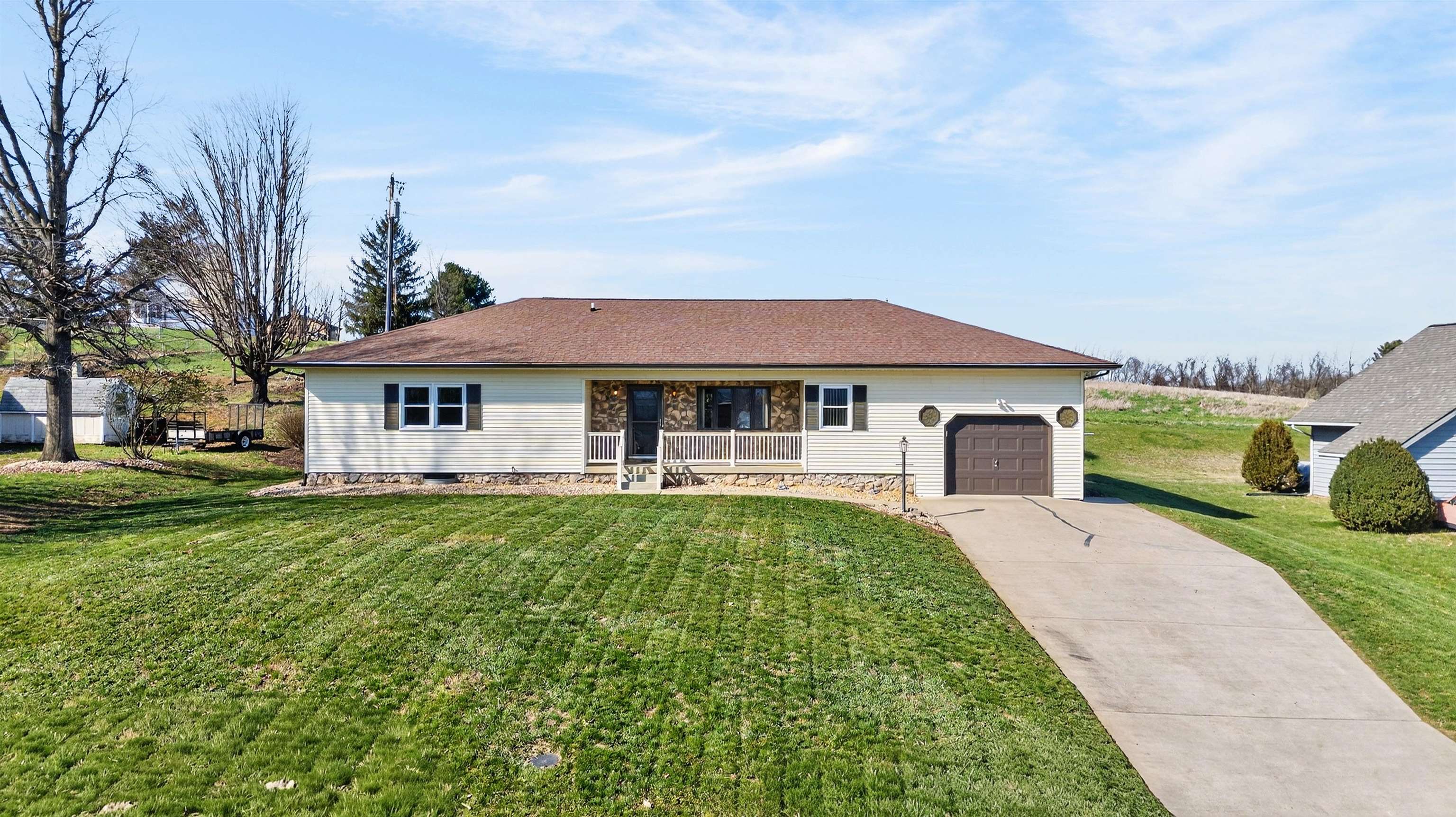 36 SKYLINE AVE, STUARTS DRAFT, Virginia 24477, 3 Bedrooms Bedrooms, ,2 BathroomsBathrooms,Residential,36 SKYLINE AVE,674567 MLS # 674567