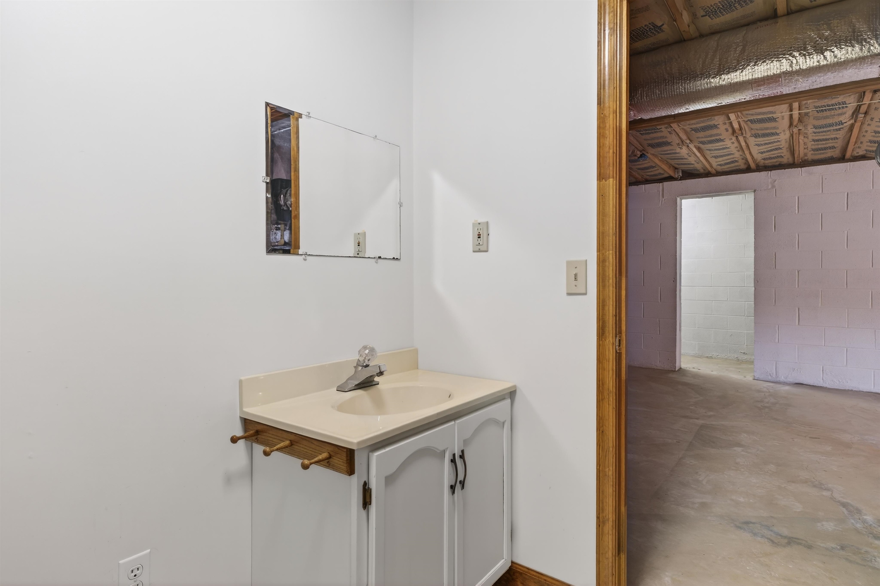 36 SKYLINE AVE, STUARTS DRAFT, Virginia 24477, 3 Bedrooms Bedrooms, ,2 BathroomsBathrooms,Residential,36 SKYLINE AVE,674567 MLS # 674567