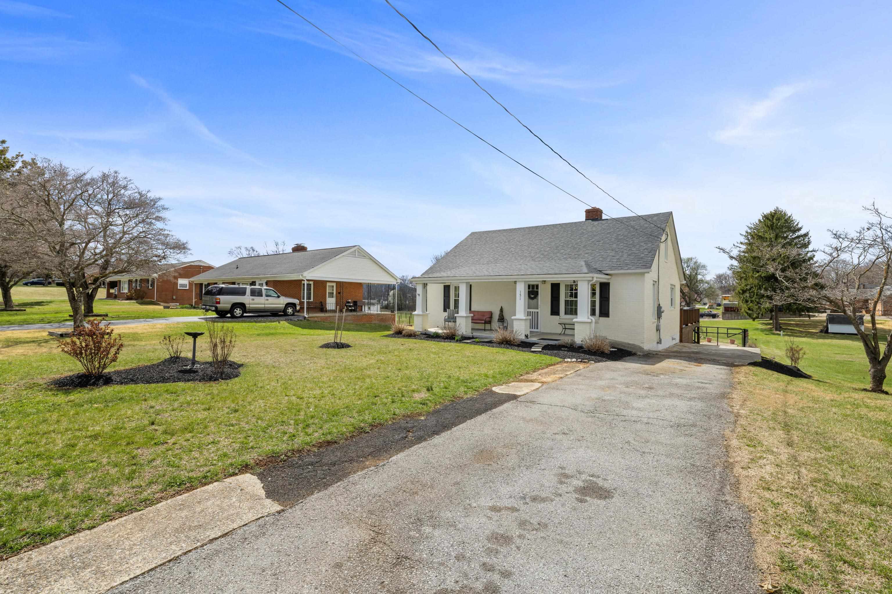 151 STUART AVE, STUARTS DRAFT, Virginia 24477, 3 Bedrooms Bedrooms, ,2 BathroomsBathrooms,Residential,151 STUART AVE,674568 MLS # 674568