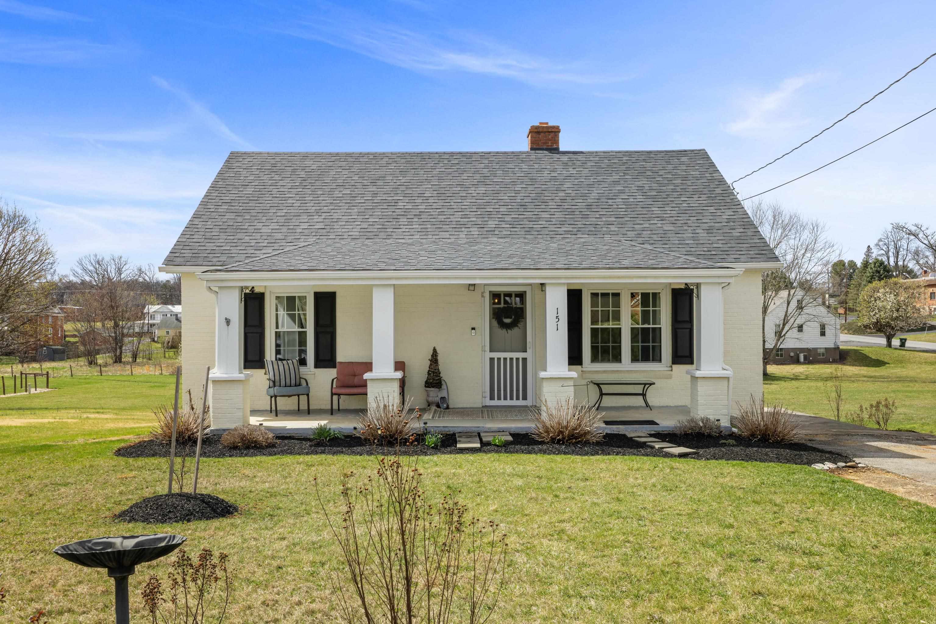 151 STUART AVE, STUARTS DRAFT, Virginia 24477, 3 Bedrooms Bedrooms, ,2 BathroomsBathrooms,Residential,151 STUART AVE,674568 MLS # 674568