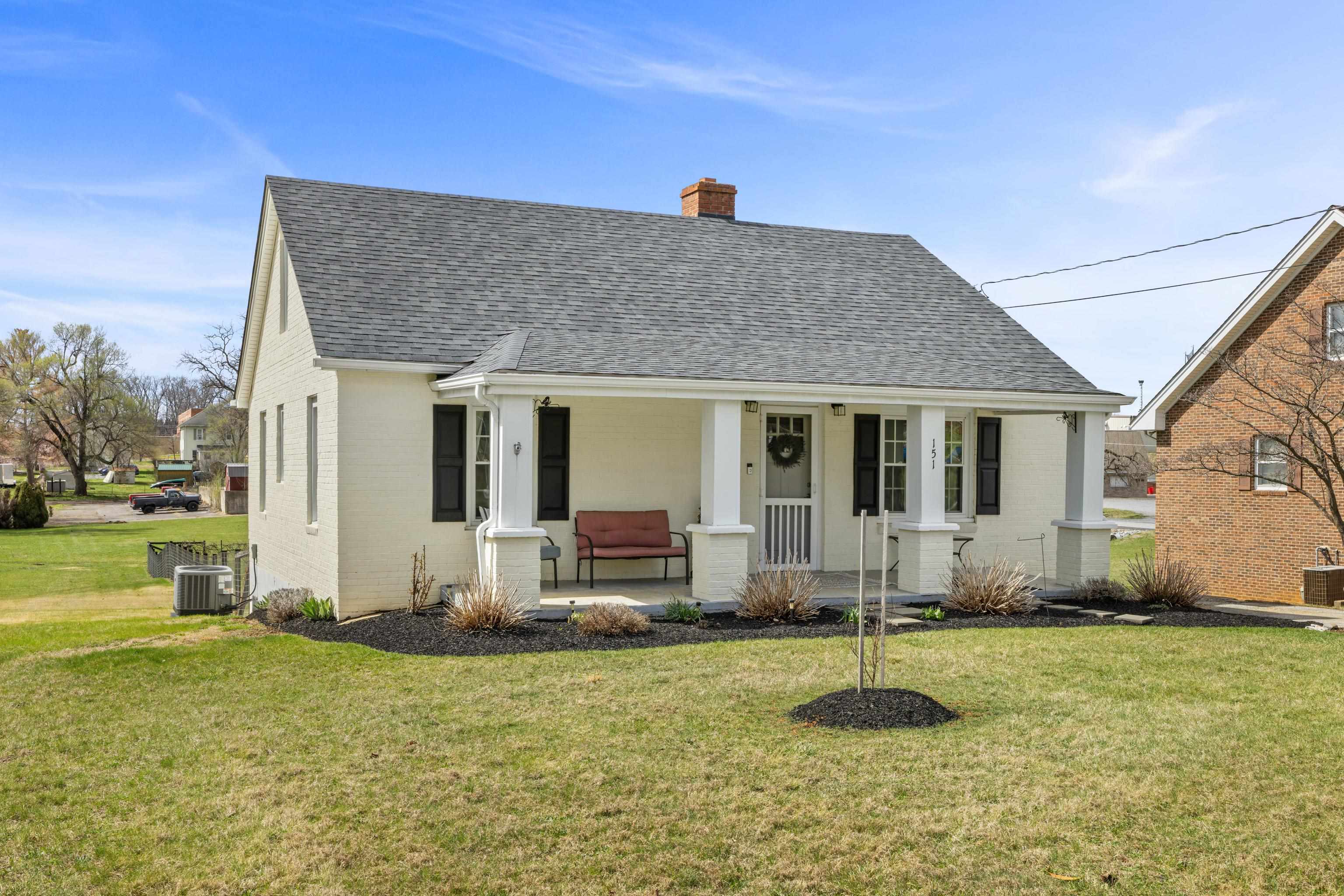 151 STUART AVE, STUARTS DRAFT, Virginia 24477, 3 Bedrooms Bedrooms, ,2 BathroomsBathrooms,Residential,151 STUART AVE,674568 MLS # 674568