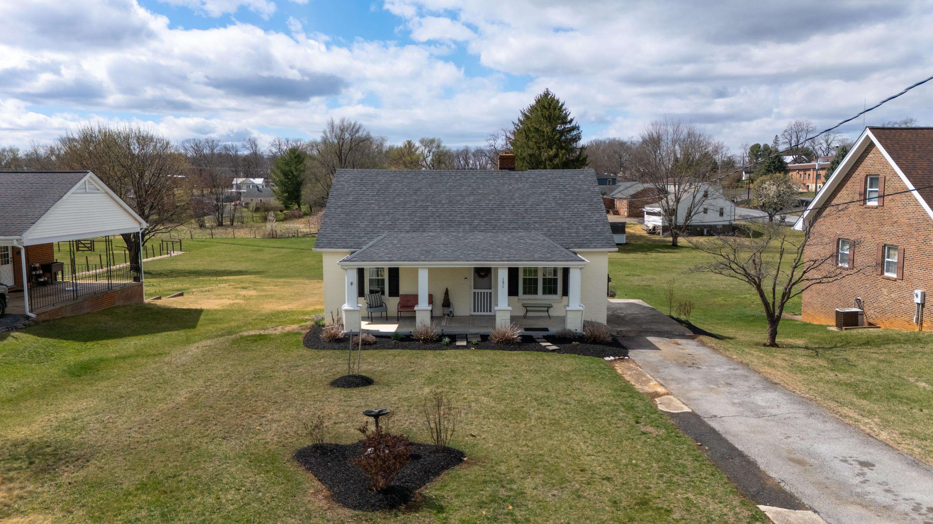 151 STUART AVE, STUARTS DRAFT, Virginia 24477, 3 Bedrooms Bedrooms, ,2 BathroomsBathrooms,Residential,151 STUART AVE,674568 MLS # 674568