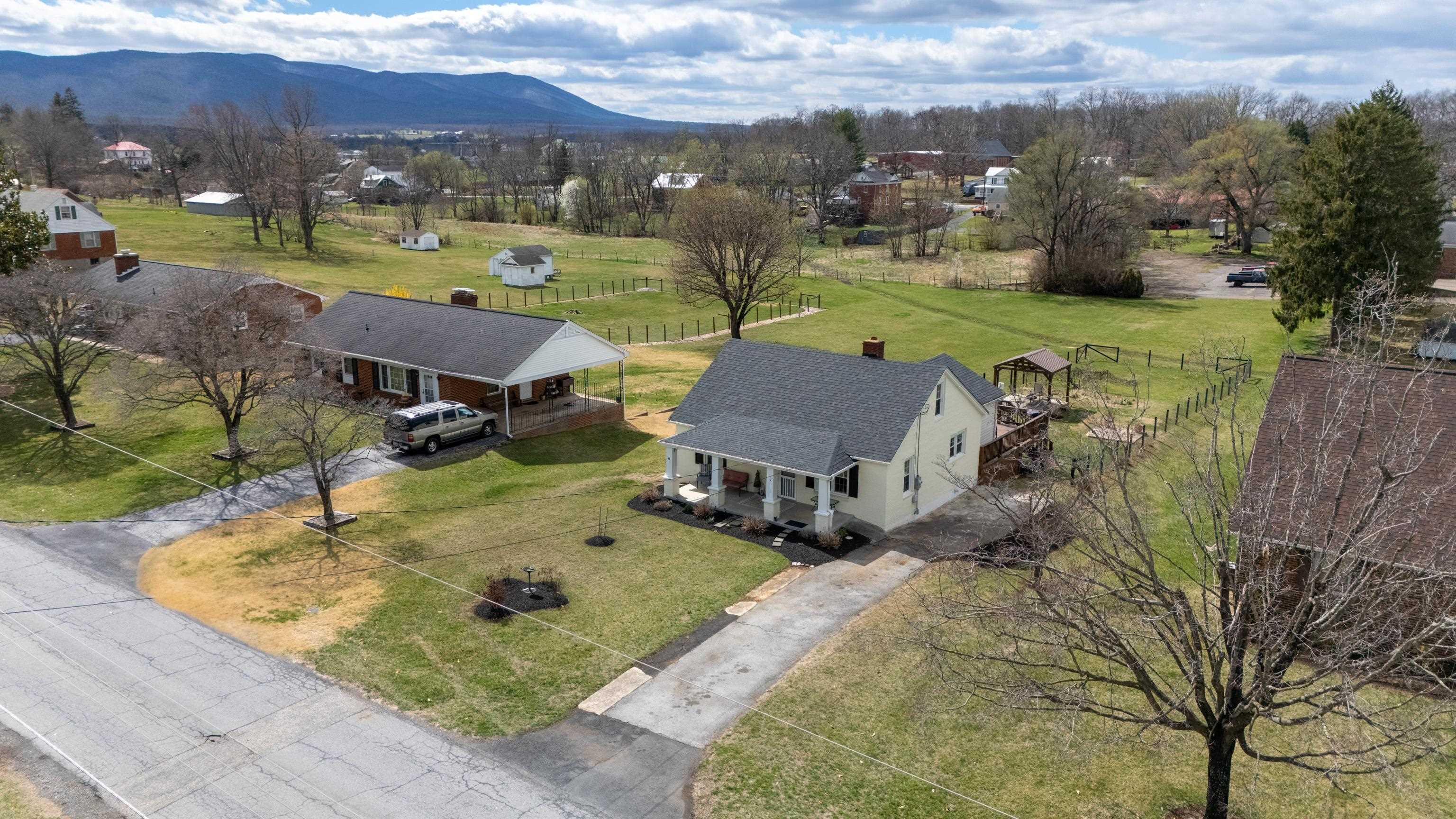 151 STUART AVE, STUARTS DRAFT, Virginia 24477, 3 Bedrooms Bedrooms, ,2 BathroomsBathrooms,Residential,151 STUART AVE,674568 MLS # 674568