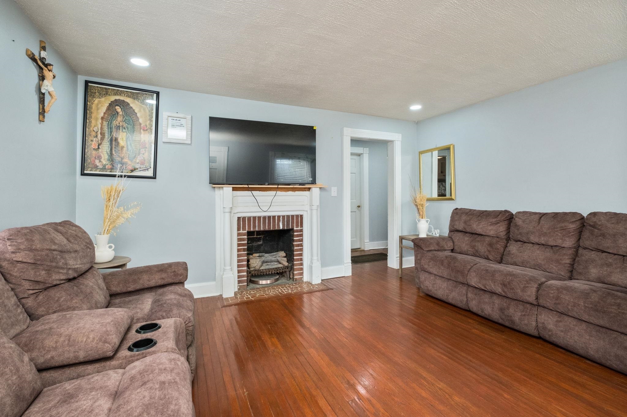 681 N BAYARD AVE, WAYNESBORO, Virginia 22980, 2 Bedrooms Bedrooms, ,1 BathroomBathrooms,Residential,681 N BAYARD AVE,674571 MLS # 674571