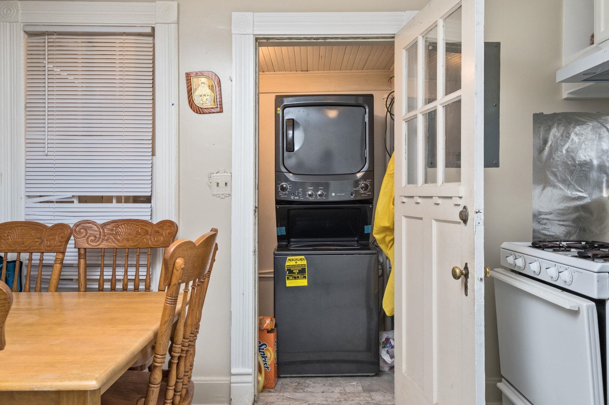 681 N BAYARD AVE, WAYNESBORO, Virginia 22980, 2 Bedrooms Bedrooms, ,1 BathroomBathrooms,Residential,681 N BAYARD AVE,674571 MLS # 674571