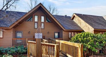 745 LAURELWOOD CONDOS, ROSELAND, Virginia 22967, 2 Bedrooms Bedrooms, ,2 BathroomsBathrooms,Residential,745 LAURELWOOD CONDOS,674572 MLS # 674572