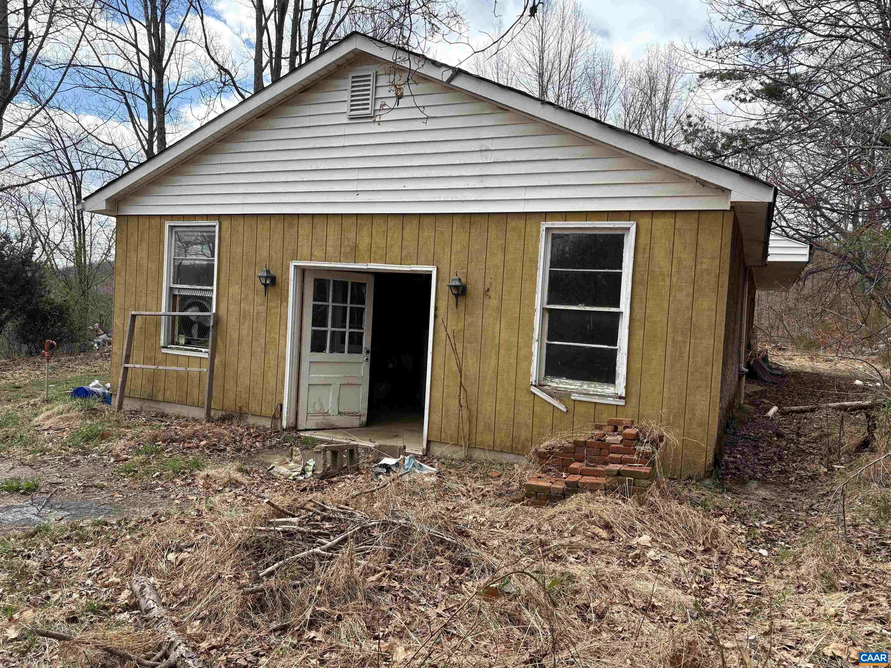 9450 JAMES RIVER RD, SHIPMAN, Virginia 22971, 3 Bedrooms Bedrooms, ,1 BathroomBathrooms,Residential,9450 JAMES RIVER RD,674574 MLS # 674574