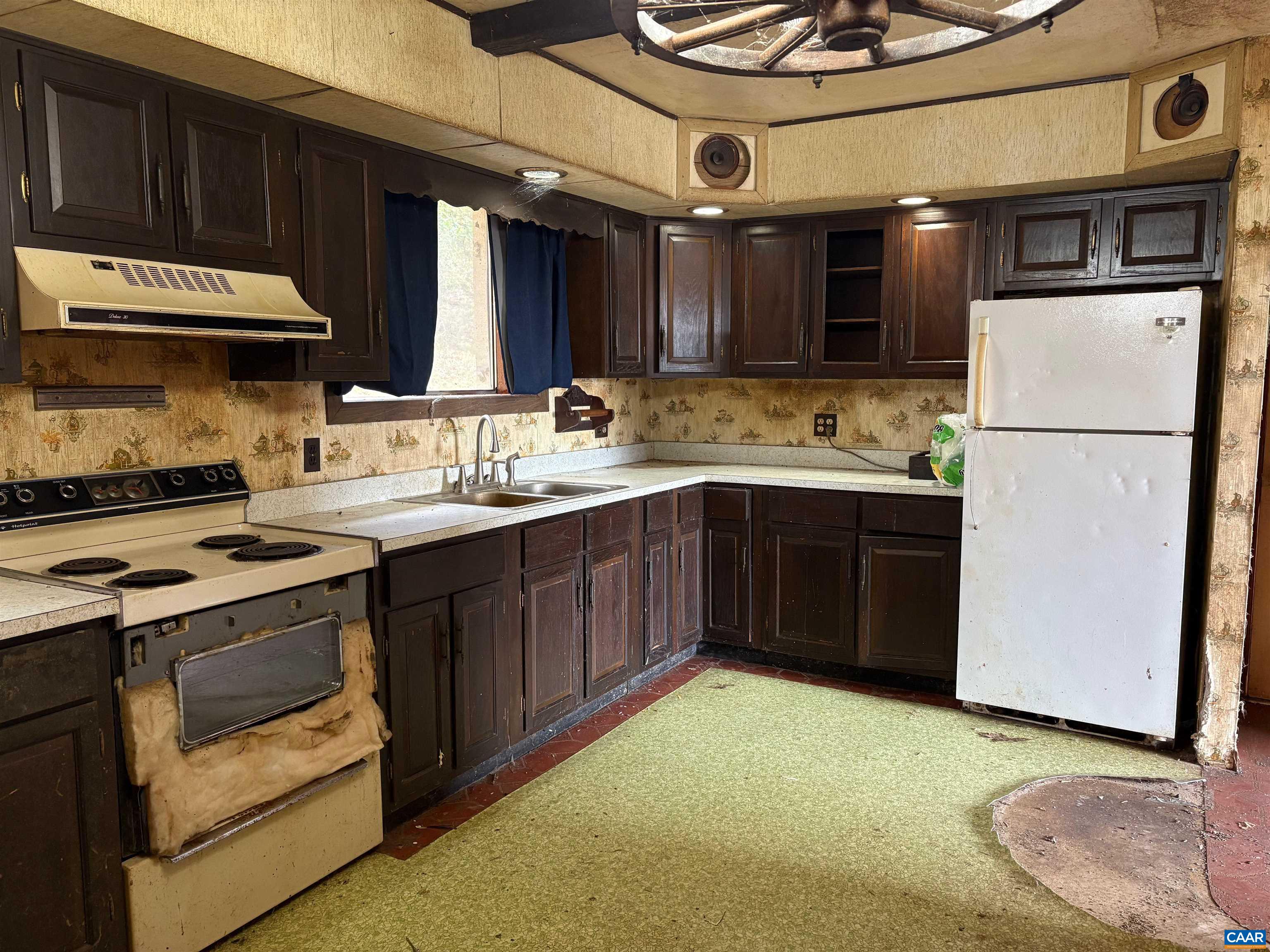 9450 JAMES RIVER RD, SHIPMAN, Virginia 22971, 3 Bedrooms Bedrooms, ,1 BathroomBathrooms,Residential,9450 JAMES RIVER RD,674574 MLS # 674574