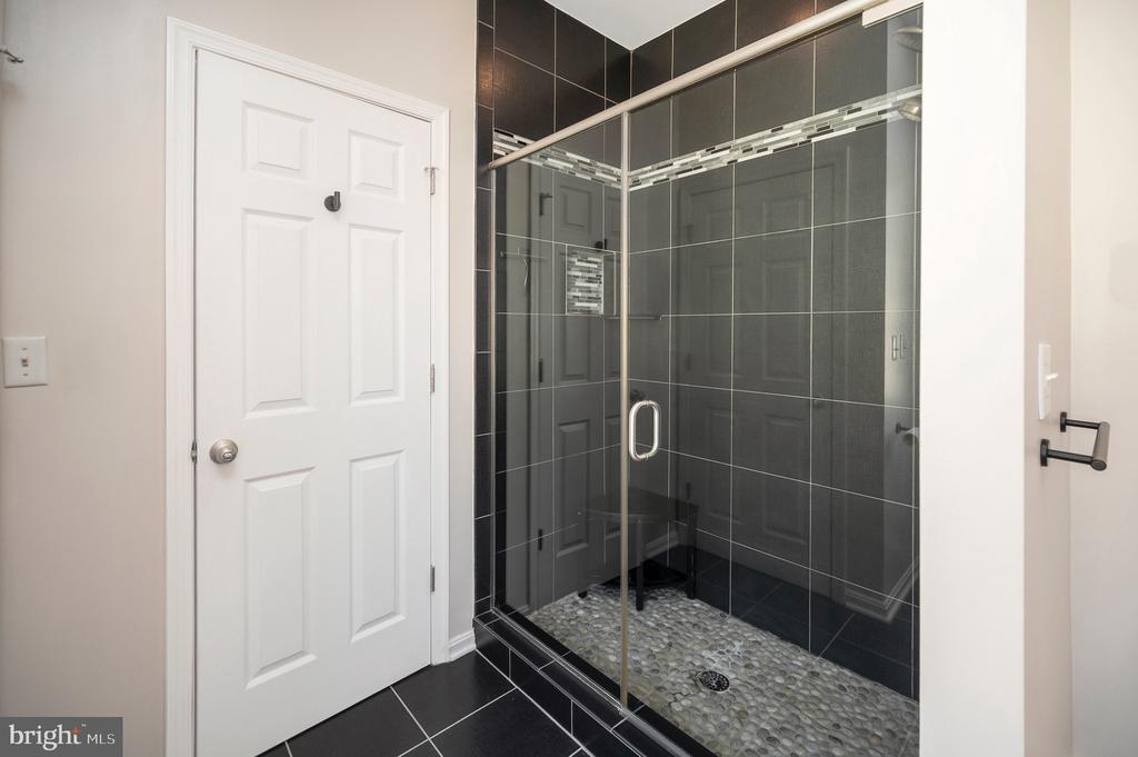 101 OAK CT, LOCUST GROVE, Virginia 22508, 3 Bedrooms Bedrooms, ,2 BathroomsBathrooms,Residential,101 OAK CT,VAOR2013544 MLS # VAOR2013544