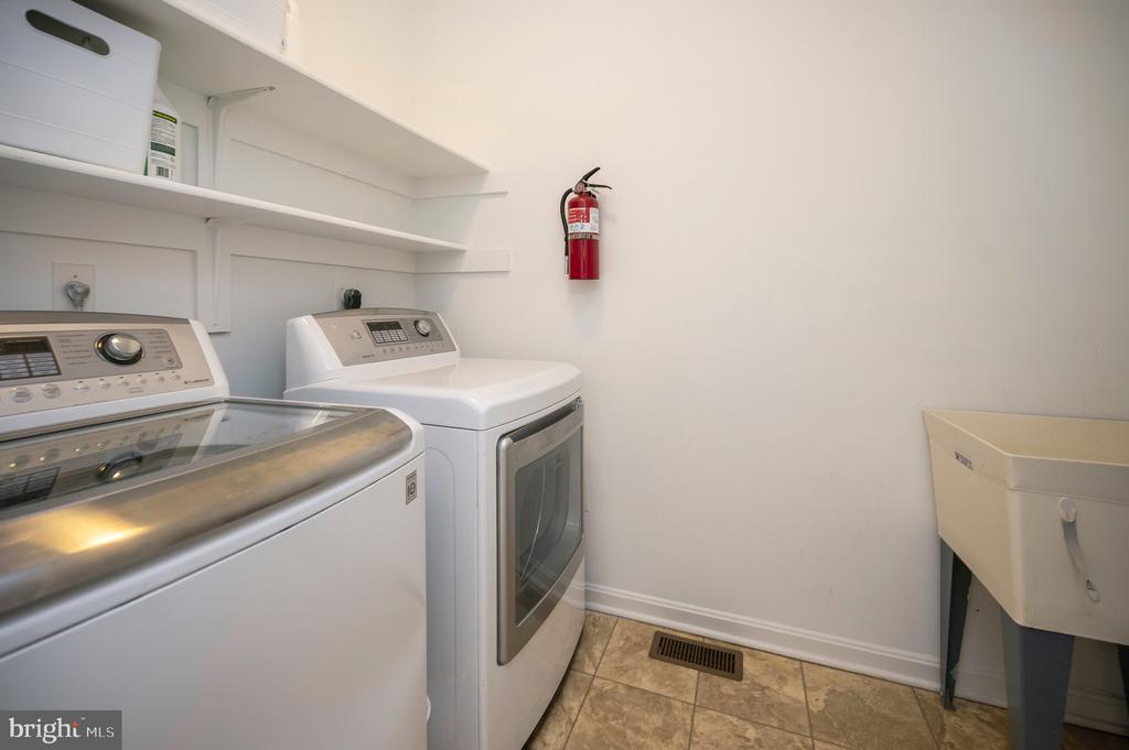 101 OAK CT, LOCUST GROVE, Virginia 22508, 3 Bedrooms Bedrooms, ,2 BathroomsBathrooms,Residential,101 OAK CT,VAOR2013544 MLS # VAOR2013544