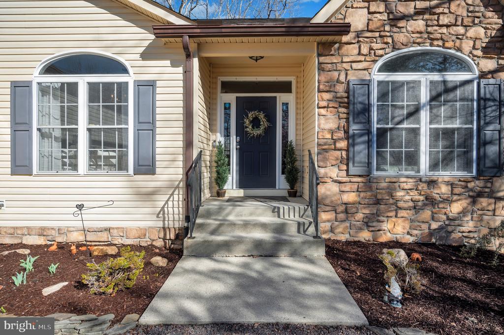 101 OAK CT, LOCUST GROVE, Virginia 22508, 3 Bedrooms Bedrooms, ,2 BathroomsBathrooms,Residential,101 OAK CT,VAOR2013544 MLS # VAOR2013544