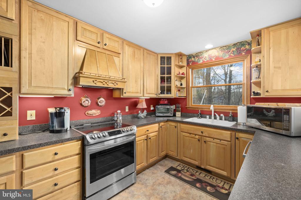 2325 WATERSIDE DR, BUMPASS, Virginia 23024, 6 Bedrooms Bedrooms, ,3 BathroomsBathrooms,Residential,2325 WATERSIDE DR,VASP2040044 MLS # VASP2040044