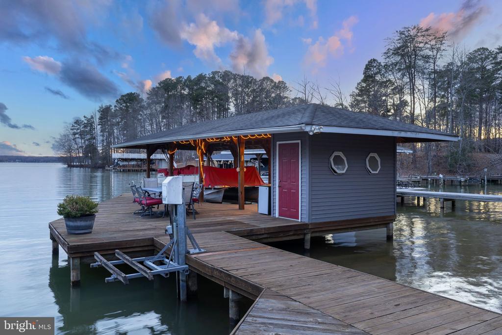 2325 WATERSIDE DR, BUMPASS, Virginia 23024, 6 Bedrooms Bedrooms, ,3 BathroomsBathrooms,Residential,2325 WATERSIDE DR,VASP2040044 MLS # VASP2040044