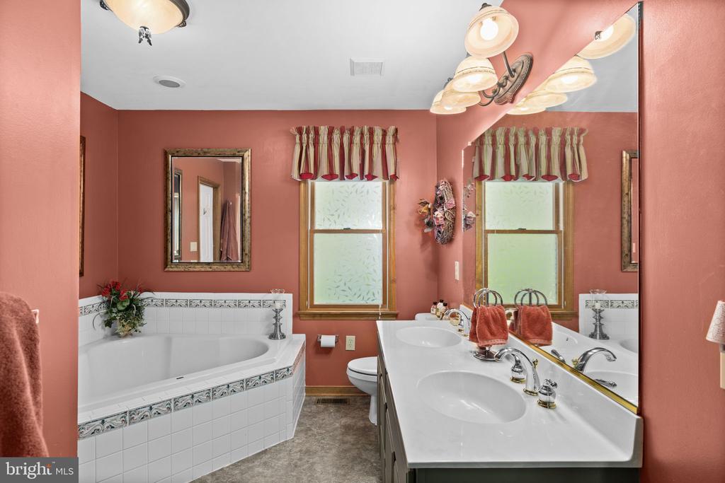 2325 WATERSIDE DR, BUMPASS, Virginia 23024, 6 Bedrooms Bedrooms, ,3 BathroomsBathrooms,Residential,2325 WATERSIDE DR,VASP2040044 MLS # VASP2040044