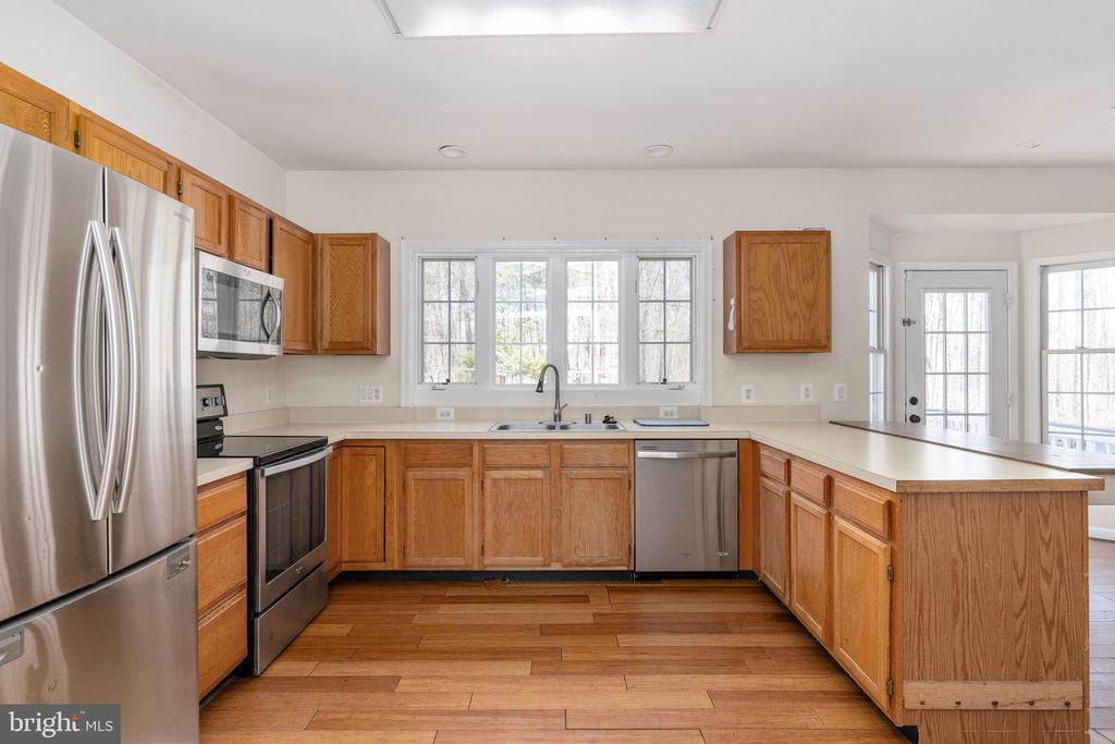 6805 LAKELAND WAY, FREDERICKSBURG, Virginia 22407, 4 Bedrooms Bedrooms, ,2 BathroomsBathrooms,Residential,6805 LAKELAND WAY,VASP2040180 MLS # VASP2040180