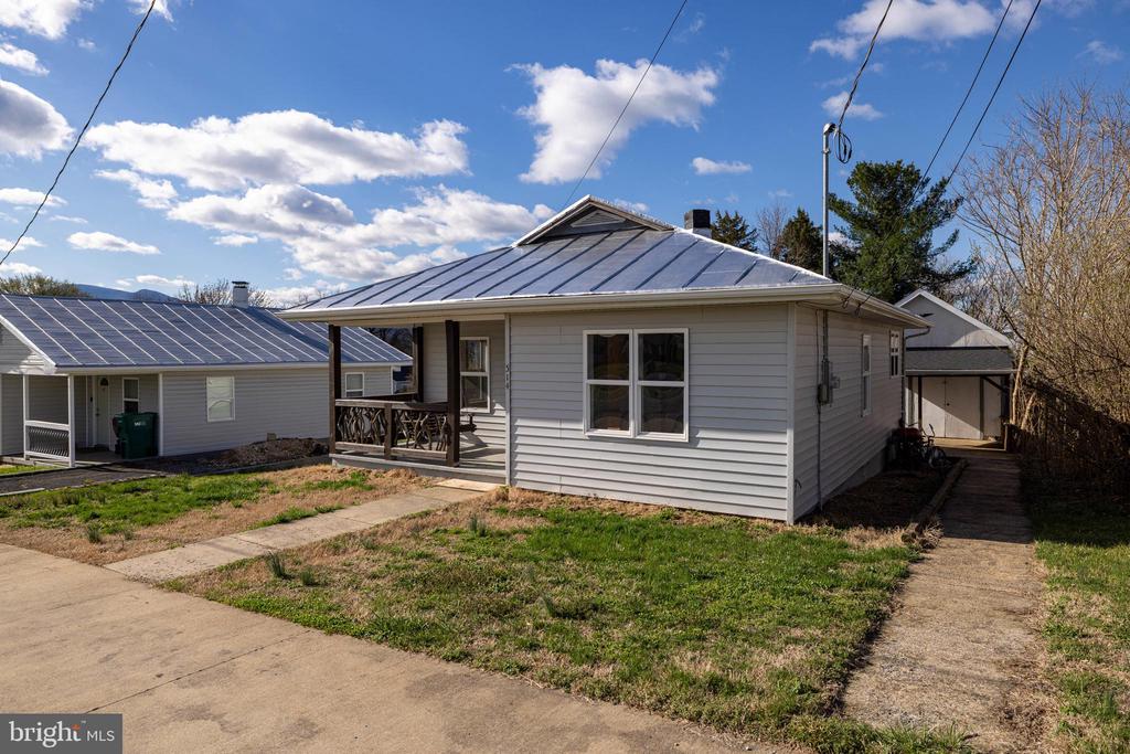 514 LURAY AVE, LURAY, Virginia 22835, 2 Bedrooms Bedrooms, ,1 BathroomBathrooms,Residential,514 LURAY AVE,VAPA2006138 MLS # VAPA2006138 514 LURAY AVE, LURAY, Virginia 22835, 2 Bedrooms Bedrooms, ,1 BathroomBathrooms,Residential,514 LURAY AVE,VAPA2006138 MLS # VAPA2006138