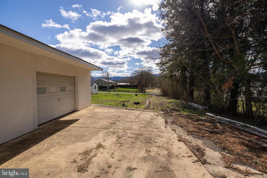 514 LURAY AVE, LURAY, Virginia 22835, 2 Bedrooms Bedrooms, ,1 BathroomBathrooms,Residential,514 LURAY AVE,VAPA2006138 MLS # VAPA2006138 514 LURAY AVE, LURAY, Virginia 22835, 2 Bedrooms Bedrooms, ,1 BathroomBathrooms,Residential,514 LURAY AVE,VAPA2006138 MLS # VAPA2006138