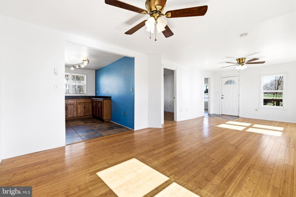 514 LURAY AVE, LURAY, Virginia 22835, 2 Bedrooms Bedrooms, ,1 BathroomBathrooms,Residential,514 LURAY AVE,VAPA2006138 MLS # VAPA2006138 514 LURAY AVE, LURAY, Virginia 22835, 2 Bedrooms Bedrooms, ,1 BathroomBathrooms,Residential,514 LURAY AVE,VAPA2006138 MLS # VAPA2006138