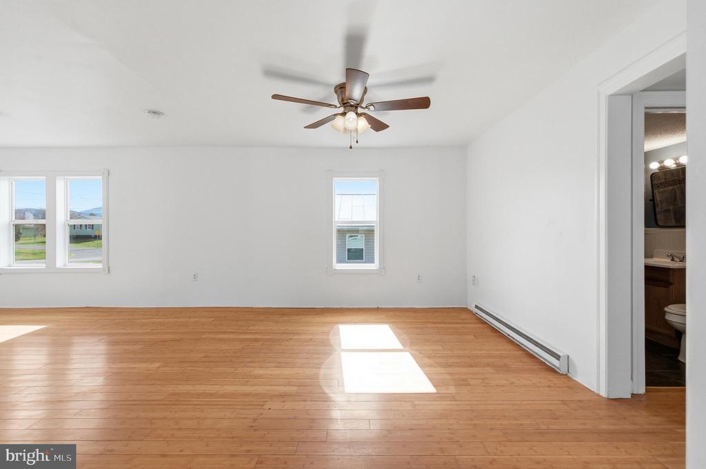 514 LURAY AVE, LURAY, Virginia 22835, 2 Bedrooms Bedrooms, ,1 BathroomBathrooms,Residential,514 LURAY AVE,VAPA2006138 MLS # VAPA2006138 514 LURAY AVE, LURAY, Virginia 22835, 2 Bedrooms Bedrooms, ,1 BathroomBathrooms,Residential,514 LURAY AVE,VAPA2006138 MLS # VAPA2006138