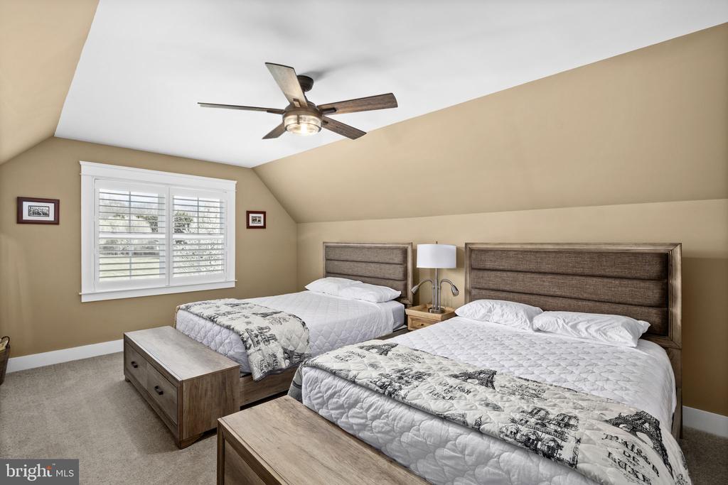 113 BEAR CT, BUMPASS, Virginia 23024, 5 Bedrooms Bedrooms, ,4 BathroomsBathrooms,Residential,113 BEAR CT,VALA2009174 MLS # VALA2009174