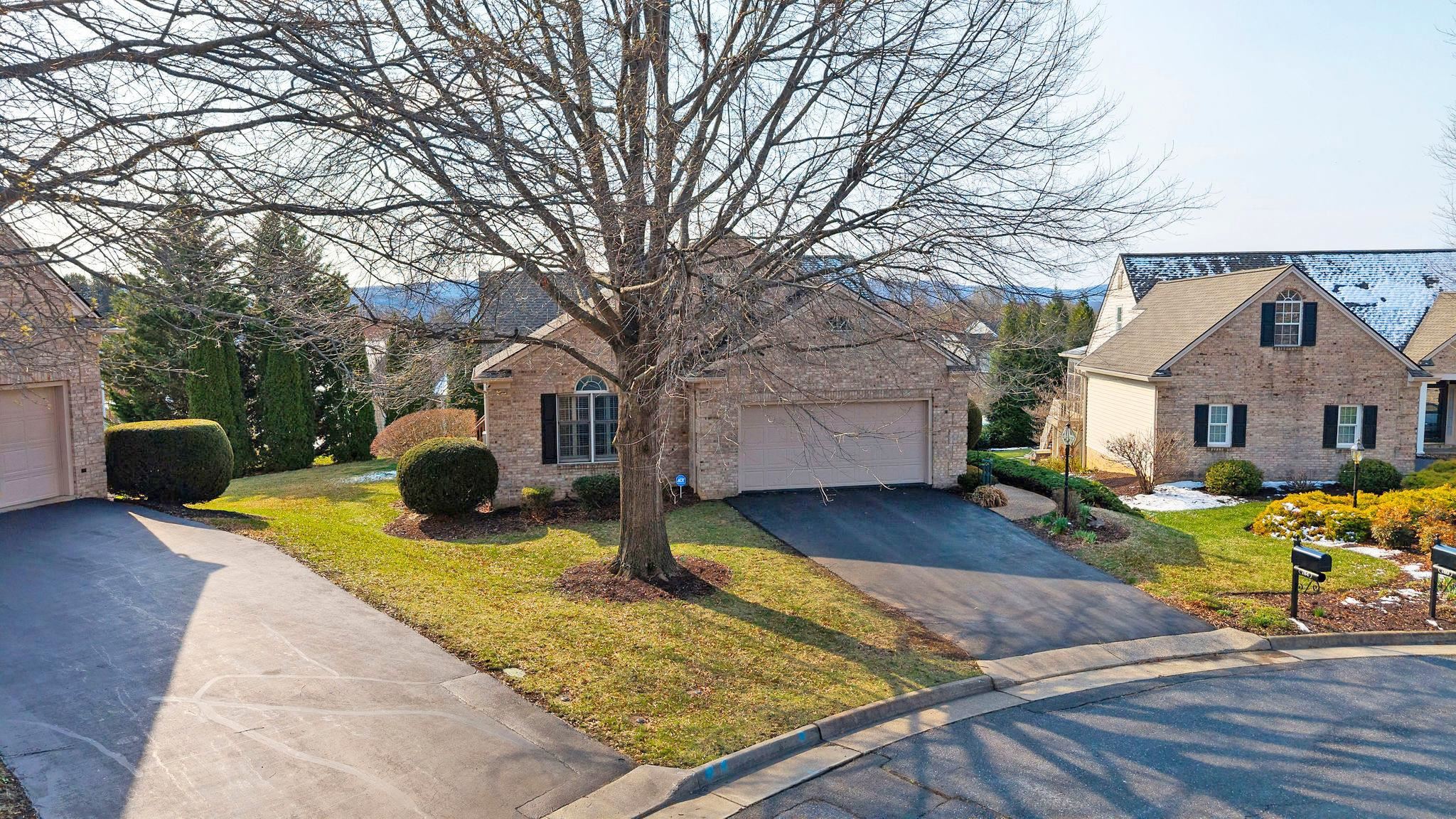 784 GOVERNORS WAY, WAYNESBORO, Virginia 22980, 2 Bedrooms Bedrooms, ,2 BathroomsBathrooms,Residential,Peaceful Pelham Knolls,784 GOVERNORS WAY,674377 MLS # 674377