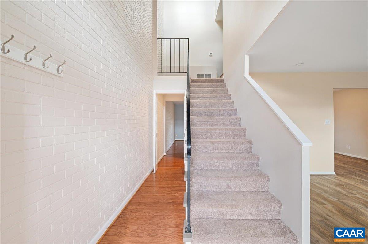 301 HARVEST DR, CHARLOTTESVILLE, Virginia 22903, 2 Bedrooms Bedrooms, ,2 BathroomsBathrooms,Residential,HUNTINGTON VILLAGE,301 HARVEST DR,674388 MLS # 674388