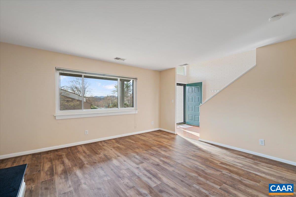 301 HARVEST DR, CHARLOTTESVILLE, Virginia 22903, 2 Bedrooms Bedrooms, ,2 BathroomsBathrooms,Residential,HUNTINGTON VILLAGE,301 HARVEST DR,674388 MLS # 674388