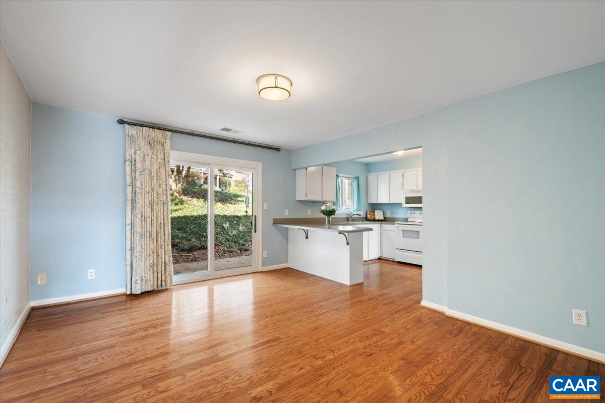 301 HARVEST DR, CHARLOTTESVILLE, Virginia 22903, 2 Bedrooms Bedrooms, ,2 BathroomsBathrooms,Residential,HUNTINGTON VILLAGE,301 HARVEST DR,674388 MLS # 674388