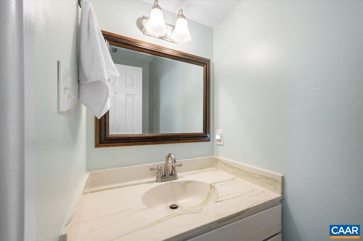 301 HARVEST DR, CHARLOTTESVILLE, Virginia 22903, 2 Bedrooms Bedrooms, ,2 BathroomsBathrooms,Residential,HUNTINGTON VILLAGE,301 HARVEST DR,674388 MLS # 674388