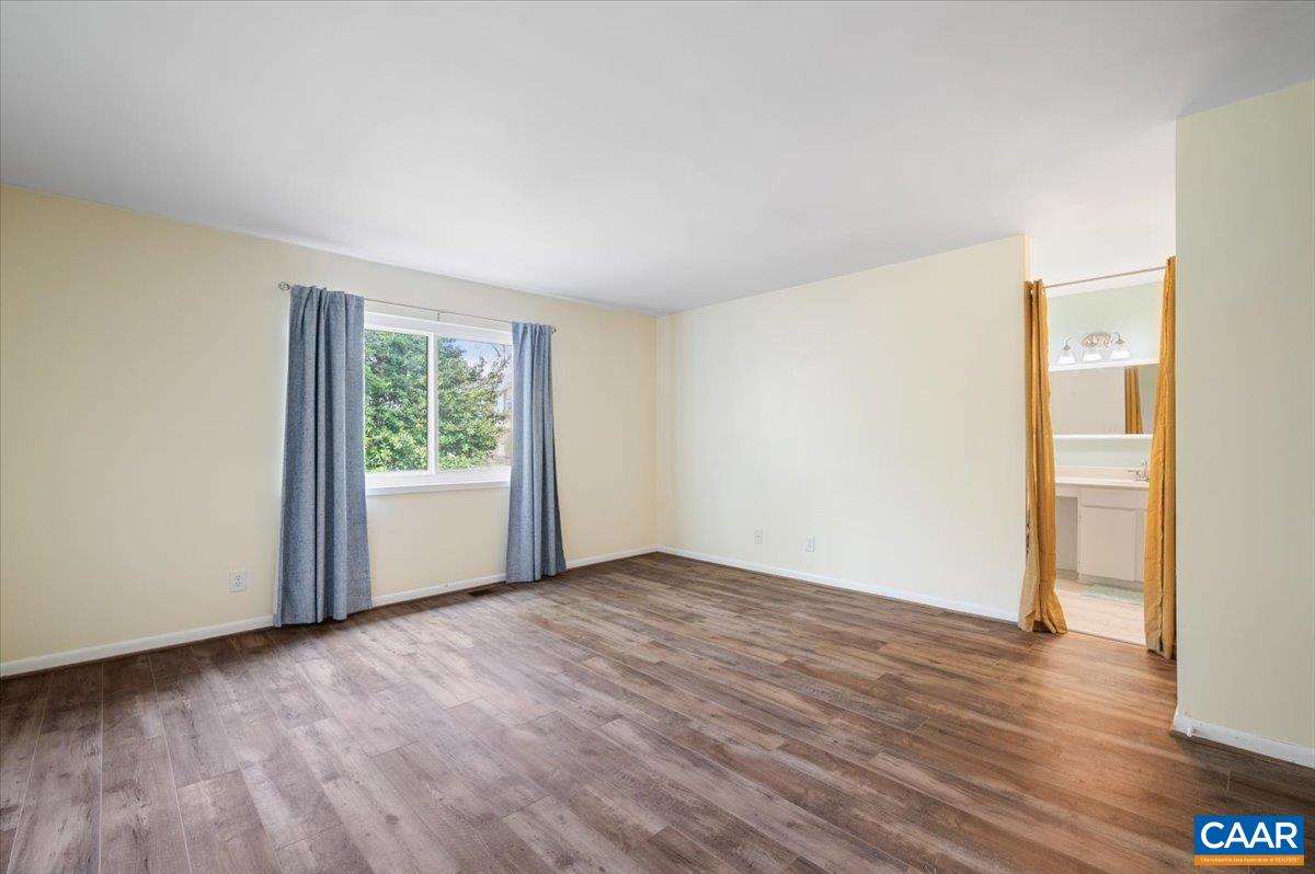 301 HARVEST DR, CHARLOTTESVILLE, Virginia 22903, 2 Bedrooms Bedrooms, ,2 BathroomsBathrooms,Residential,HUNTINGTON VILLAGE,301 HARVEST DR,674388 MLS # 674388