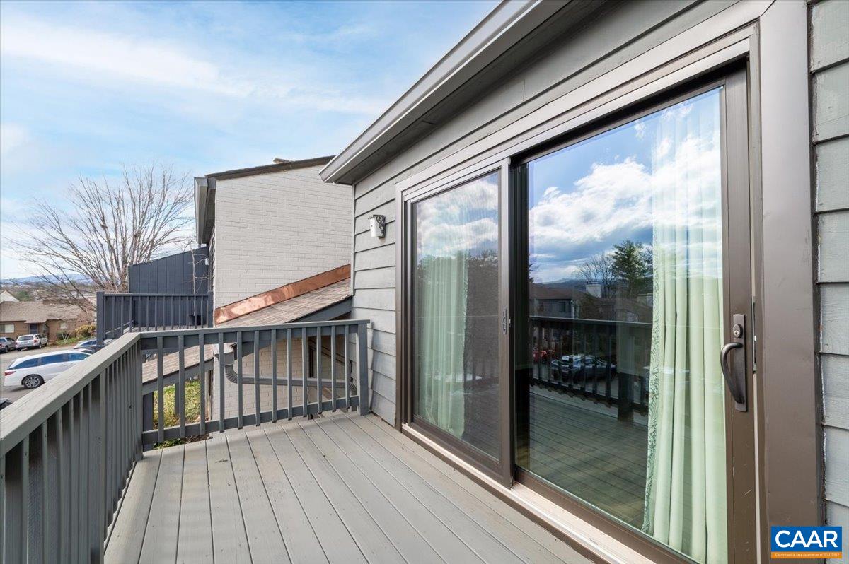 301 HARVEST DR, CHARLOTTESVILLE, Virginia 22903, 2 Bedrooms Bedrooms, ,2 BathroomsBathrooms,Residential,HUNTINGTON VILLAGE,301 HARVEST DR,674388 MLS # 674388