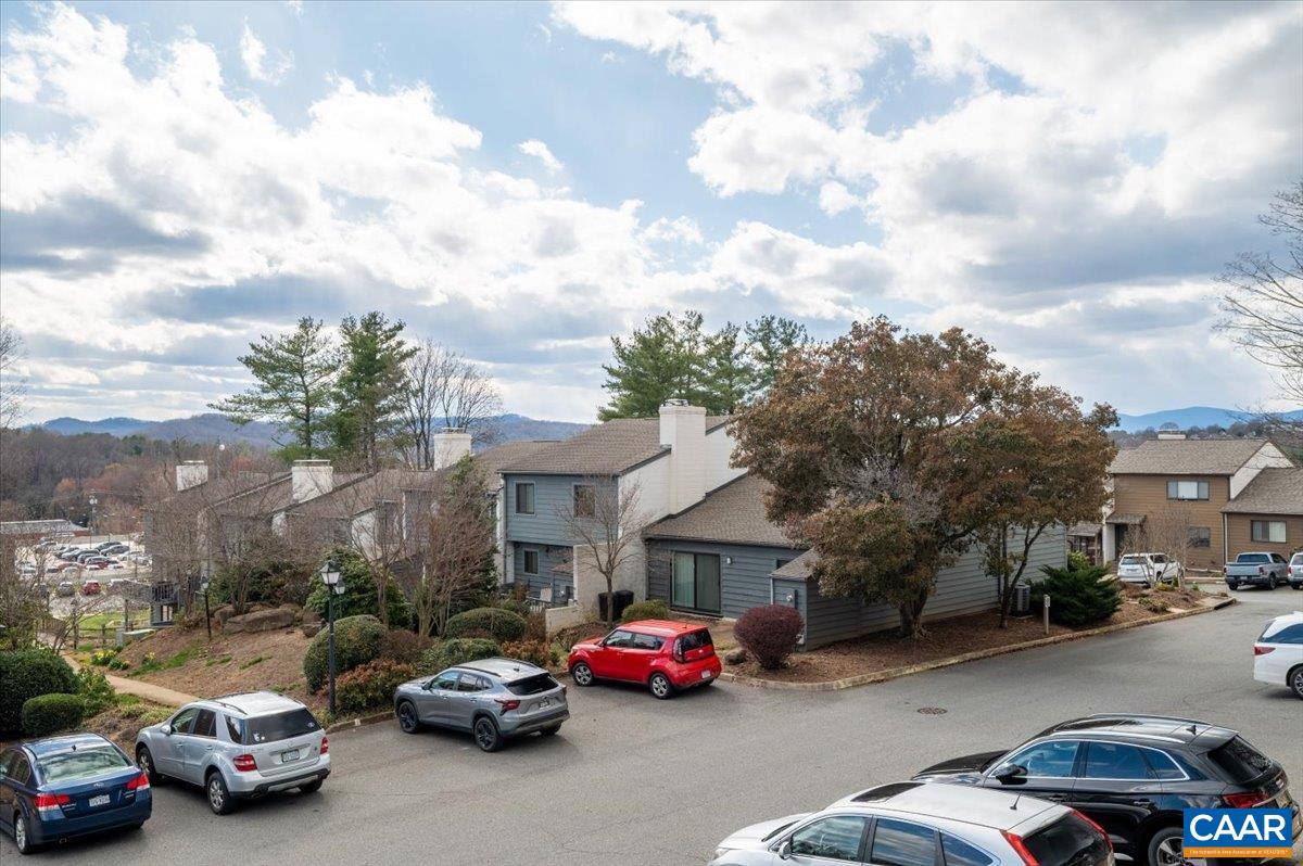 301 HARVEST DR, CHARLOTTESVILLE, Virginia 22903, 2 Bedrooms Bedrooms, ,2 BathroomsBathrooms,Residential,HUNTINGTON VILLAGE,301 HARVEST DR,674388 MLS # 674388