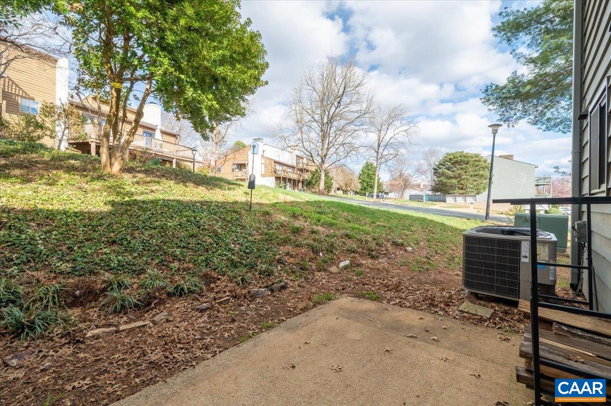 301 HARVEST DR, CHARLOTTESVILLE, Virginia 22903, 2 Bedrooms Bedrooms, ,2 BathroomsBathrooms,Residential,HUNTINGTON VILLAGE,301 HARVEST DR,674388 MLS # 674388