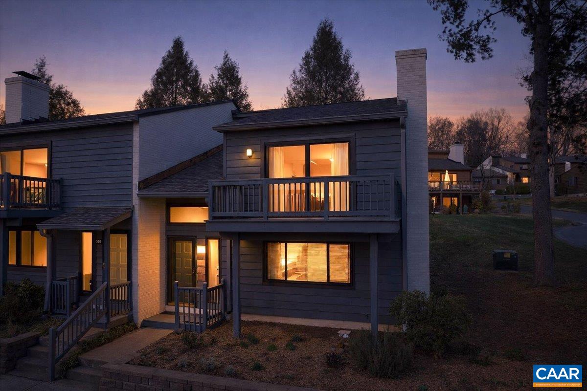 301 HARVEST DR, CHARLOTTESVILLE, Virginia 22903, 2 Bedrooms Bedrooms, ,2 BathroomsBathrooms,Residential,HUNTINGTON VILLAGE,301 HARVEST DR,674388 MLS # 674388