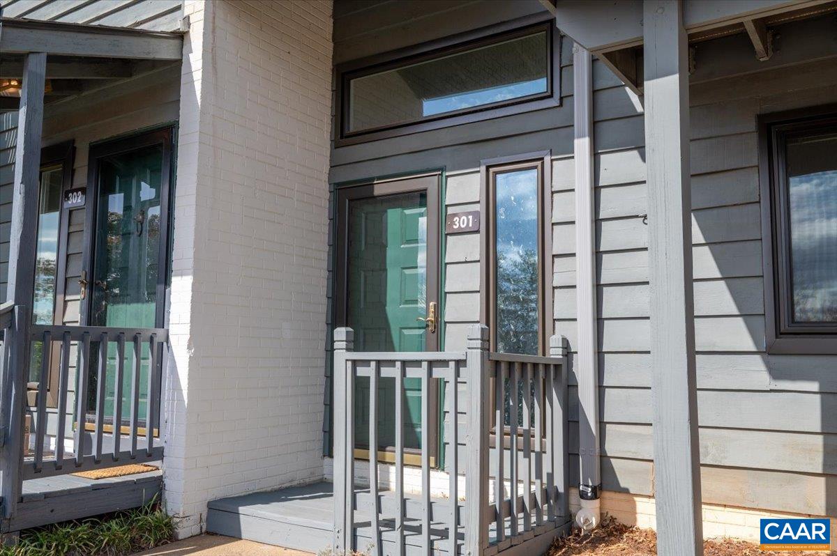 301 HARVEST DR, CHARLOTTESVILLE, Virginia 22903, 2 Bedrooms Bedrooms, ,2 BathroomsBathrooms,Residential,HUNTINGTON VILLAGE,301 HARVEST DR,674388 MLS # 674388