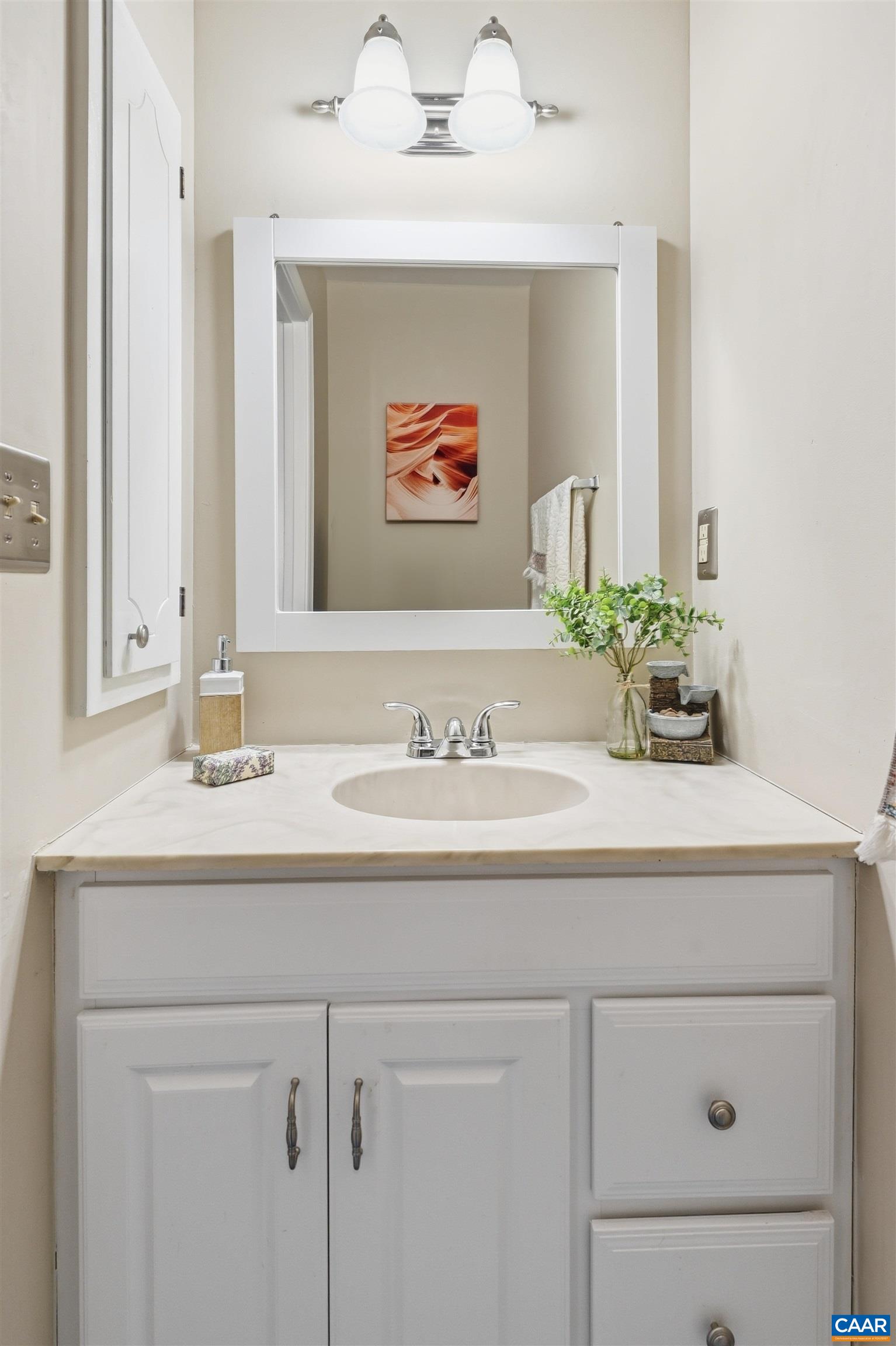 943 HUNTWOOD LN, CHARLOTTESVILLE, Virginia 22901, 3 Bedrooms Bedrooms, ,2 BathroomsBathrooms,Residential,943 HUNTWOOD LN,674552 MLS # 674552 943 HUNTWOOD LN, CHARLOTTESVILLE, Virginia 22901, 3 Bedrooms Bedrooms, ,2 BathroomsBathrooms,Residential,943 HUNTWOOD LN,674552 MLS # 674552