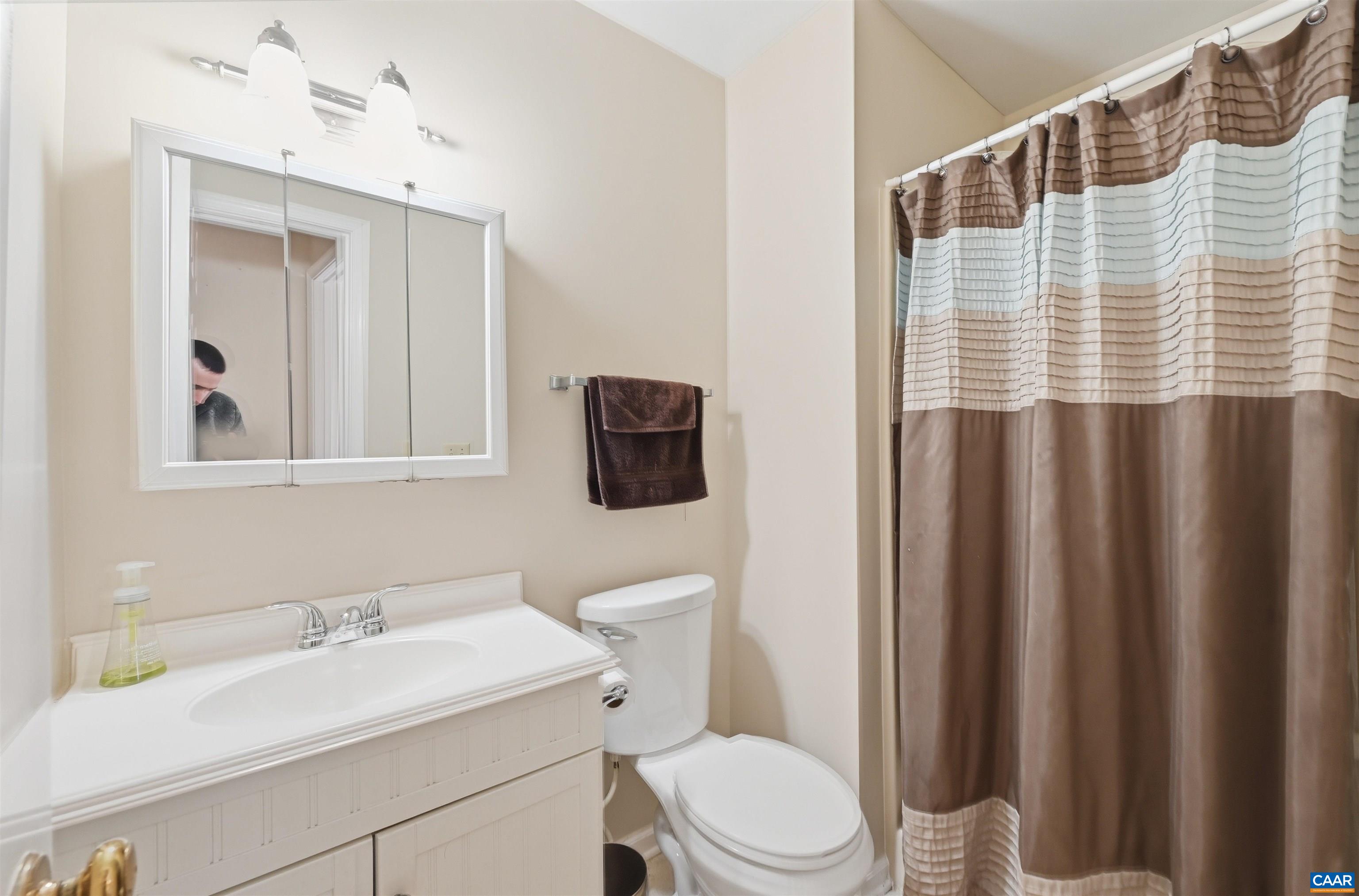 943 HUNTWOOD LN, CHARLOTTESVILLE, Virginia 22901, 3 Bedrooms Bedrooms, ,2 BathroomsBathrooms,Residential,943 HUNTWOOD LN,674552 MLS # 674552 943 HUNTWOOD LN, CHARLOTTESVILLE, Virginia 22901, 3 Bedrooms Bedrooms, ,2 BathroomsBathrooms,Residential,943 HUNTWOOD LN,674552 MLS # 674552