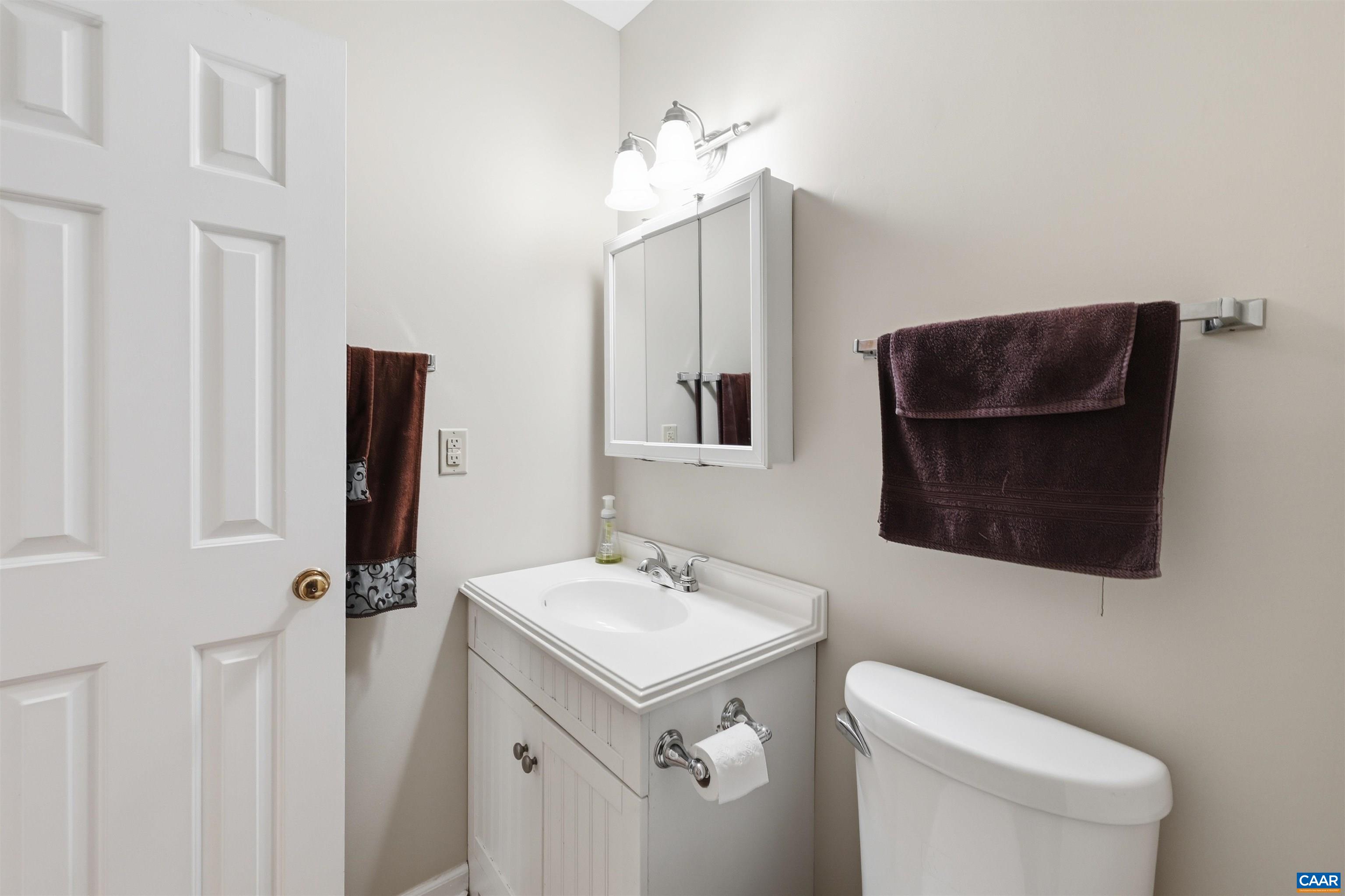 943 HUNTWOOD LN, CHARLOTTESVILLE, Virginia 22901, 3 Bedrooms Bedrooms, ,2 BathroomsBathrooms,Residential,943 HUNTWOOD LN,674552 MLS # 674552 943 HUNTWOOD LN, CHARLOTTESVILLE, Virginia 22901, 3 Bedrooms Bedrooms, ,2 BathroomsBathrooms,Residential,943 HUNTWOOD LN,674552 MLS # 674552