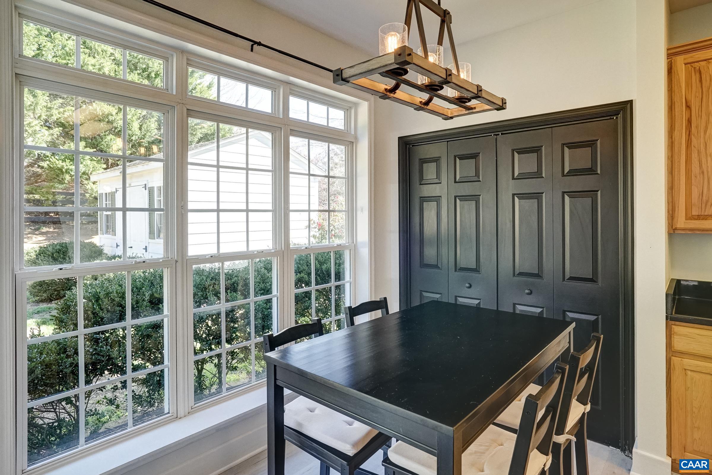 Breakfast nook is so bright and cheery! Breakfast nook is so bright and cheery!