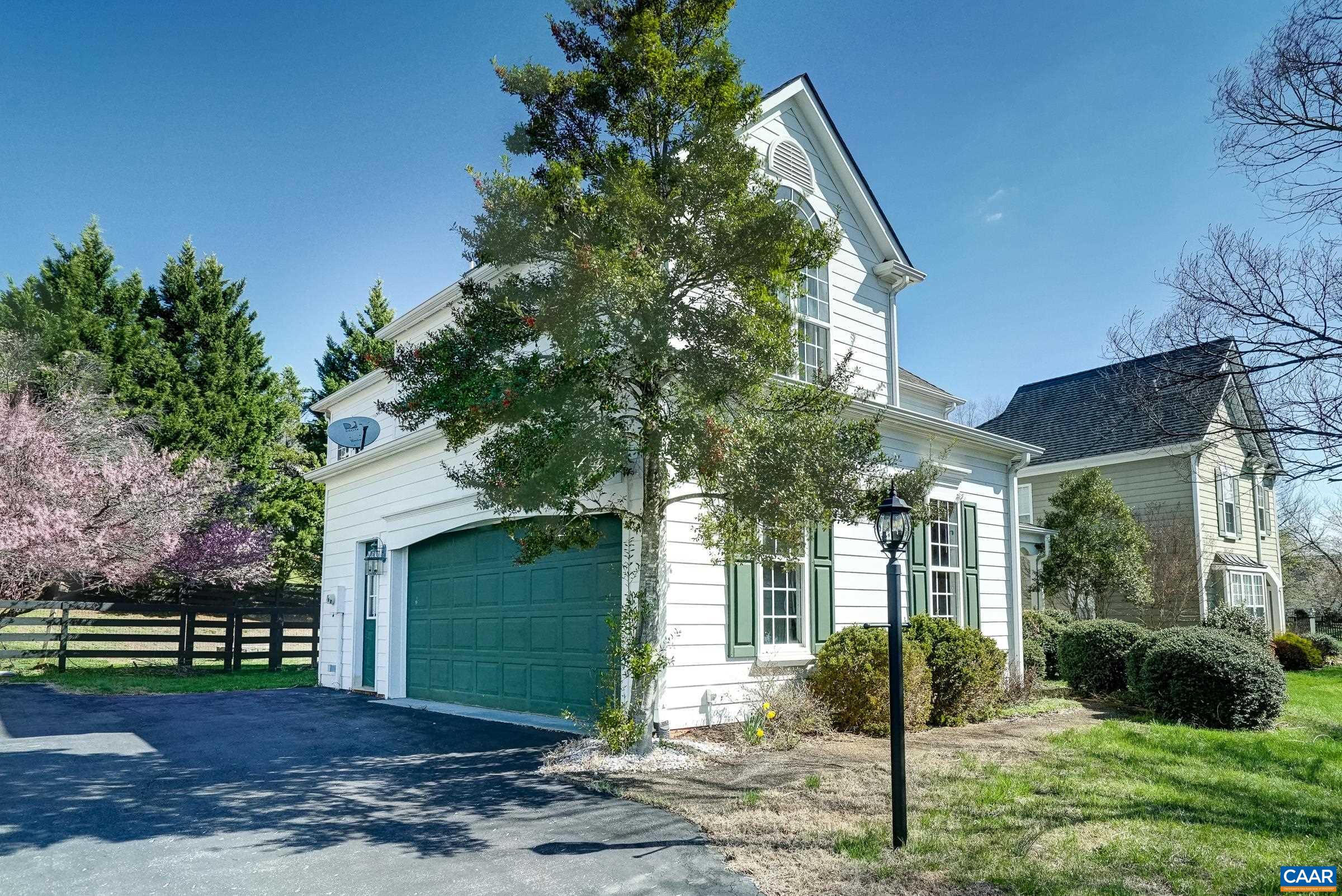 Two car garage too! Two car garage too!