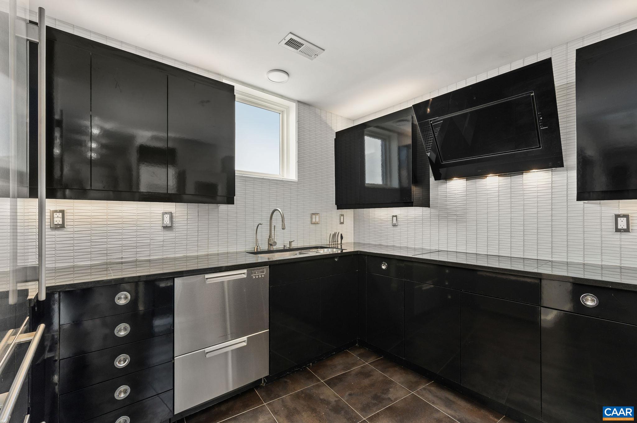 200 GARRETT ST, CHARLOTTESVILLE, Virginia 22902, 1 Bedroom Bedrooms, ,2 BathroomsBathrooms,Residential,The Gleason,200 GARRETT ST,674590 MLS # 674590