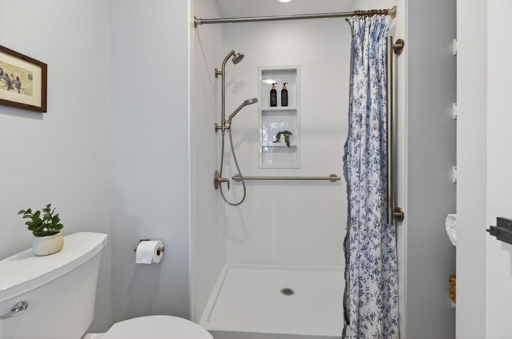 70 WINDSOR DR, FISHERSVILLE, Virginia 22939, 5 Bedrooms Bedrooms, ,3 BathroomsBathrooms,Residential,70 WINDSOR DR,674594 MLS # 674594