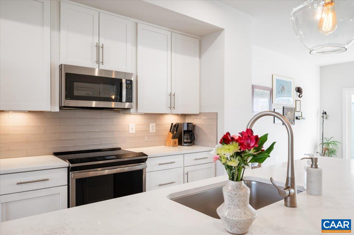 5963 MCCOMB ST, CROZET, Virginia 22932, 4 Bedrooms Bedrooms, ,3 BathroomsBathrooms,Residential,5963 MCCOMB ST,674602 MLS # 674602