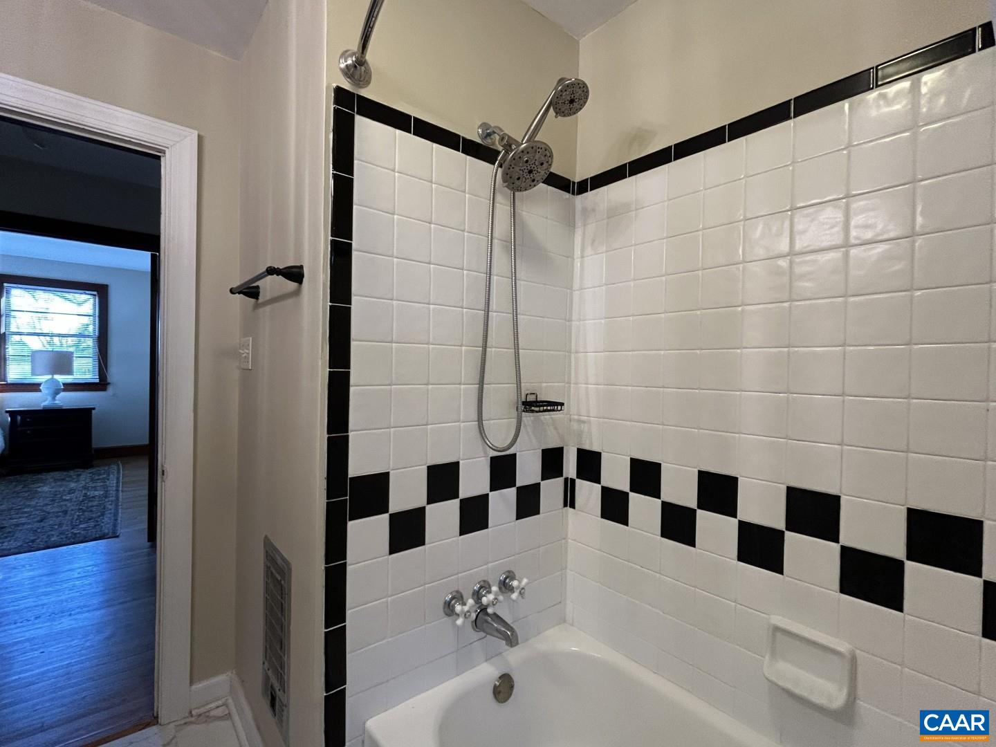 7714 BLENHEIM RD, SCOTTSVILLE, Virginia 24590, 3 Bedrooms Bedrooms, ,1 BathroomBathrooms,Residential,7714 BLENHEIM RD,674605 MLS # 674605 7714 BLENHEIM RD, SCOTTSVILLE, Virginia 24590, 3 Bedrooms Bedrooms, ,1 BathroomBathrooms,Residential,7714 BLENHEIM RD,674605 MLS # 674605