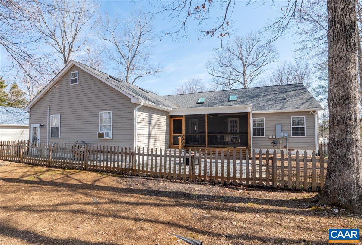 12 BARRETT ST, LAKE MONTICELLO, Virginia 22963, 3 Bedrooms Bedrooms, ,2 BathroomsBathrooms,Residential,12 BARRETT ST,674606 MLS # 674606